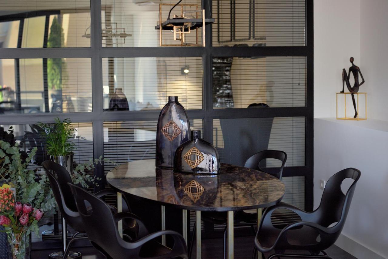 Ater Albus By K&K Aparthotel Athena Bagian luar foto