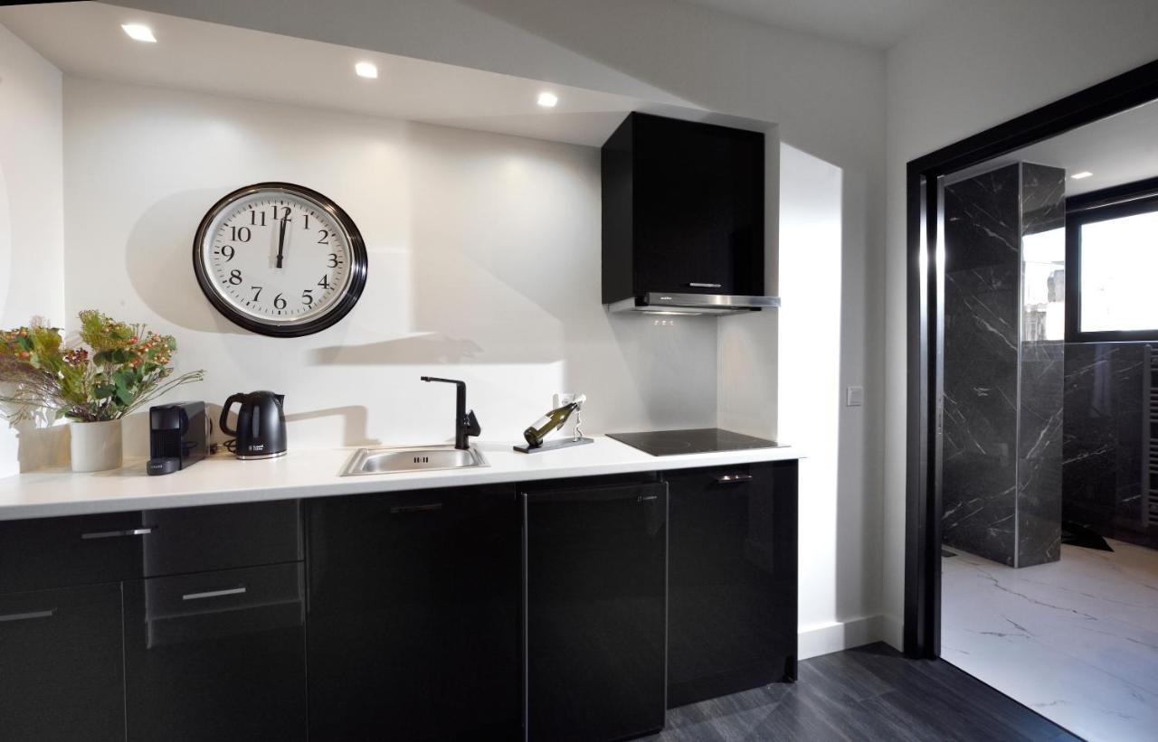 Ater Albus By K&K Aparthotel Athena Bagian luar foto